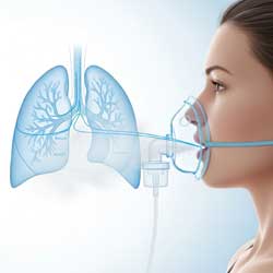 человек делает ингалацию