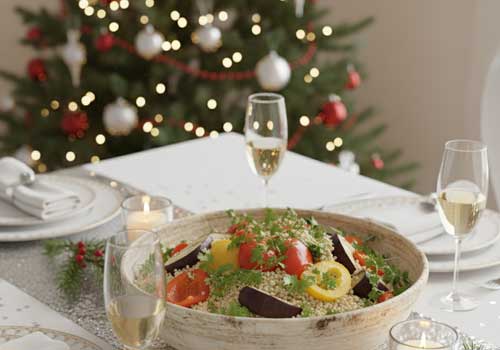 Салат с киноа и овощами в готовом виде на Новогоднем столе