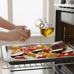 запекают овощи в духовке