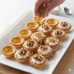 посыпаем орехами